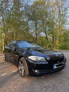 Bild des Angebotes BMW 525 AUTO/LIM/HEADUP/LEDER/LED/STZHZ/SCHIEBD*