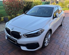 Bild des Angebotes BMW 120 dA SportL LCProf HUD Privacy HiFi KomZug Garantie