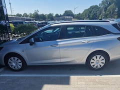 Bild des Angebotes Opel Astra Astra 1.6 D Start/Stop Automatik Sports Tourer Bus