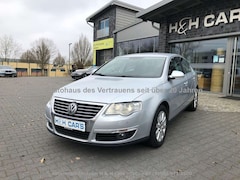 Bild des Angebotes VW Passat 2.0 TDI DPF Highline DSG Leder Navi Xenon