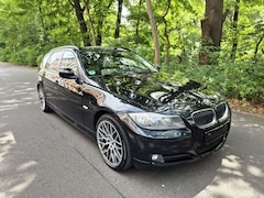 Bild des Angebotes BMW 330 330d xDrive DPF Touring Aut. Edition Xenon Leder