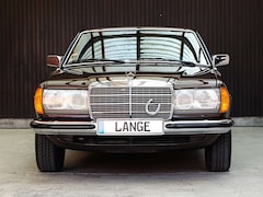 Bild des Angebotes Mercedes-Benz CE 230 Deutscher 230 CE mit nur 18.890 km NEUWERTIG !!!!!