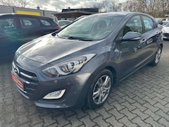 Bild des Angebotes Hyundai i30 blue Trend WENIG KM TÜV NEU