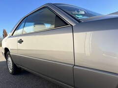 Bild des Angebotes Mercedes-Benz CE 230 Automatik mit H-Kennzeichen W124