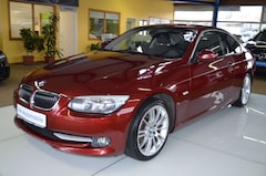 Bild des Angebotes BMW 330 i Coupe xDrive Bi-XENON / NAVI / LEDER / PDC