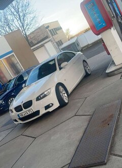 Bild des Angebotes BMW 320 i Coupe, M-Paket, Liebhaberfahrzeug, Automatikg..