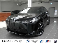 Bild des Angebotes BMW iX xDrive 45 Sportpaket AHK-klappbar AHK Navi Digital