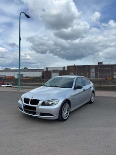 Bild des Angebotes BMW 320 320d