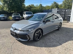 Bild des Angebotes VW Golf VIII Variant 2.0 TDI R-Line BLACK STYLE