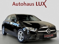 Bild des Angebotes Mercedes-Benz A 180 DIESEL*8G-DCT*NAVI*STZHZ*1.HAND*NUR 88TKM*