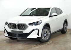 Bild des Angebotes BMW iX2 xDrive 30 HeadUp 360°Kam Driving LiveCockpPr