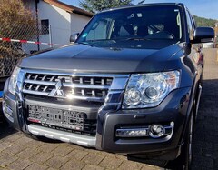 Bild des Angebotes Mitsubishi Pajero Pajero 3.2 DI-D Automatik Plus