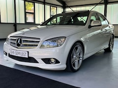 Mercedes-Benz C 220 CDI AMG LINE PANORAMA 1.HAND TOP GEPFLEGT!