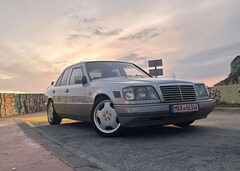 Bild des Angebotes Mercedes-Benz E 300 24V Diesel Sportline, AMG Alufelgen