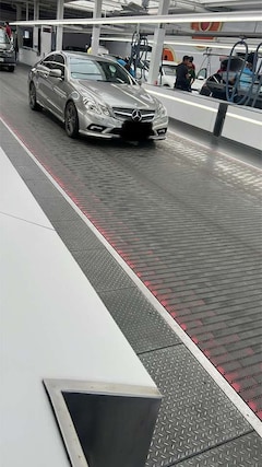 Bild des Angebotes Mercedes-Benz E 220 CDI DPF Coupe BlueEFFICIENCY Automatik Avantgarde