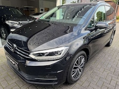 Bild des Angebotes VW Touran Business EasyOpen PANO ACC STDHZ DYNAUDIO