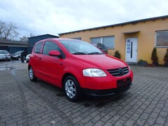 Bild des Angebotes VW Fox 1,2i Euro4 Tüv neu !!! Alu   Klima Tiefer