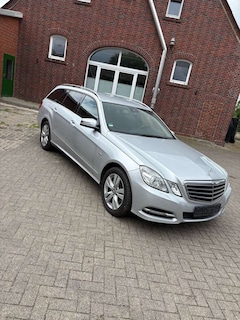 Bild des Angebotes Mercedes-Benz E 220 E 220 CDI BlueEfficiency (212.202)