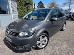 Bild des Angebotes VW Touran Cup Automatik*Standheizung*Pano-SD*AHK*