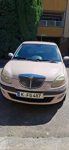 Bild des Angebotes Lancia Ypsilon 1.2 16v