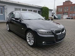Bild des Angebotes BMW 325 i Touring xDrive Leder Pano Xenon Navi PDC