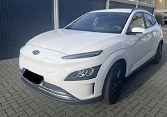 Bild des Angebotes Hyundai KONA Trend 8-fach bereift, Wärmepumpe, Rückfahrkamera