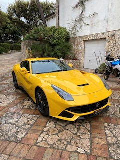 Bild des Angebotes Ferrari F12 Berlinetta Giallo Modena*Mwst*