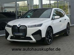 Bild des Angebotes BMW iX xDrive50 Sportpak.AHK°LASER°PANO°22-Massage