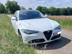 Bild des Angebotes Alfa Romeo Giulia Giulia 2.0 Turbo 16V AT8-Q4 Ti