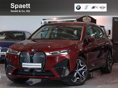 Bild des Angebotes BMW iX xDrive40 Sportpaket 22Zoll DrivAss RFK AHK