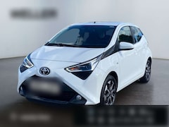 Bild des Angebotes Toyota Aygo x-play Team D *Kamera*CarPlay*DAB*Klima*BT*