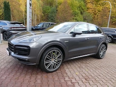 Bild des Angebotes Porsche Cayenne E-Hybrid*Leder*SHZ*Chrono*Pano*HuD*Kam