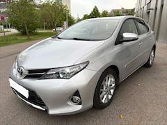 Bild des Angebotes Toyota Auris Auris 1.6 Life+ 1.Hand - org.33.000Km - Rentner