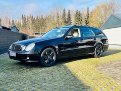 Bild des Angebotes Mercedes-Benz E 500 E 500 T*Avantgarde*Dt. Fzg*SD*AHK*HarmanKardon*Nav