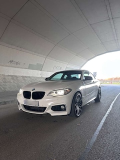 Bild des Angebotes BMW 225 225d - M-Paket Sport | Harman Kardon | Alcantara..