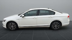 Bild des Angebotes VW Passat Limo *WEISS/WHITE*Trendline BlueMotion