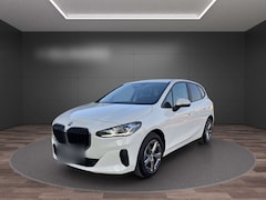 Bild des Angebotes BMW 216 i  ActiveTourer PremiumPaket NP38879,- ParkingAssi