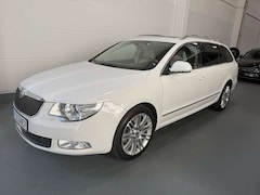 Bild des Angebotes Skoda Superb Elegance4x4 Pano*Navi*4x Sitzh.*Tempo.*Standh.*PDC