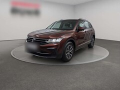 Bild des Angebotes VW Tiguan Life 1.5 TSI ACC AHK LED 4xSHZ PDC