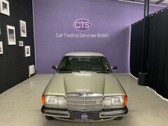 Bild des Angebotes Mercedes-Benz 230 E Automatik /W 123/Sehr guter Zustand