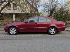 Bild des Angebotes Mercedes-Benz E 240 Rentnerfahrzeug, scheckheftgepflegt