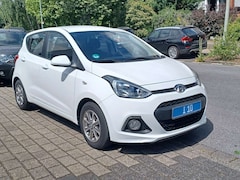 Bild des Angebotes Hyundai i10 1.0 Klima Sitzheizg Lenkrashzg Bluetooth