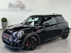 Bild des Angebotes MINI John Cooper Works Sport-Aut. NAV+LED+KAM+PANO+PP