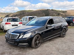 Bild des Angebotes Mercedes-Benz E 220 CDI Navi Pano viele Neuteile Motor probl.
