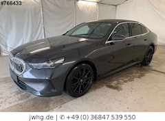 Bild des Angebotes BMW i5 Limousine 40 eDrive|DirvingProf|HUD|360°|H&K
