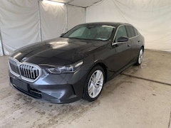 Bild des Angebotes BMW i5 Limousine 40 eDrive|DirvingProf|HUD|360°|H&K