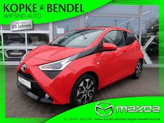 Bild des Angebotes Toyota Aygo X -play Team D*1. Hand*Scheckheft*el. Faltdach* x-pl