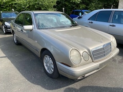 Bild des Angebotes Mercedes-Benz E 230 Classic