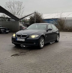 Bild des Angebotes BMW 320 320i