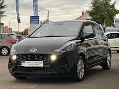 Bild des Angebotes Hyundai i10 1.HAND NAVI/CAM./SHZ/PDC/LHZ/CARPL./GARANTIE